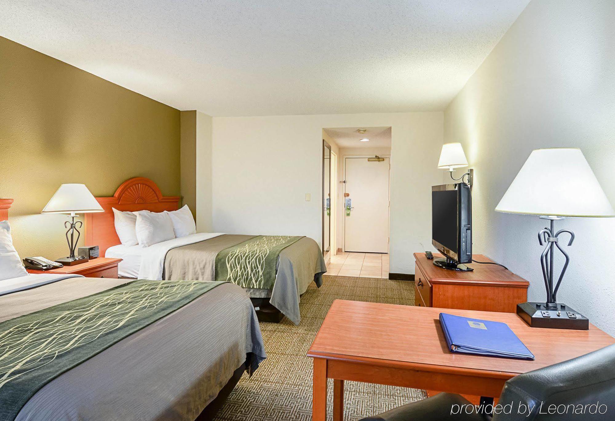 Fairfield Inn & Suites By Marriott Alexandria West/Mark Center Exterior photo